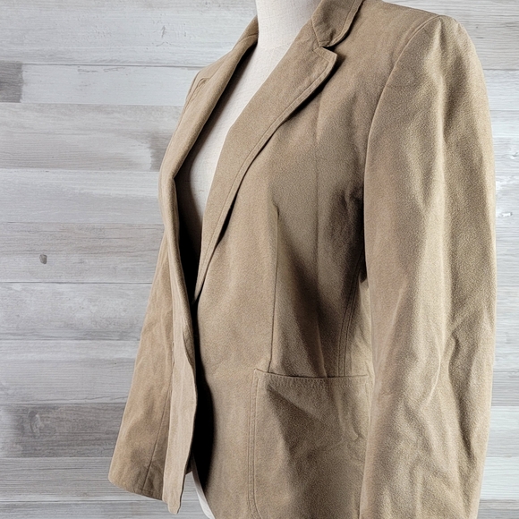Blassport by Bill Blass UltraSuede Neutral Tal Lightweight Single Button Blazer - Picture 3 of 16